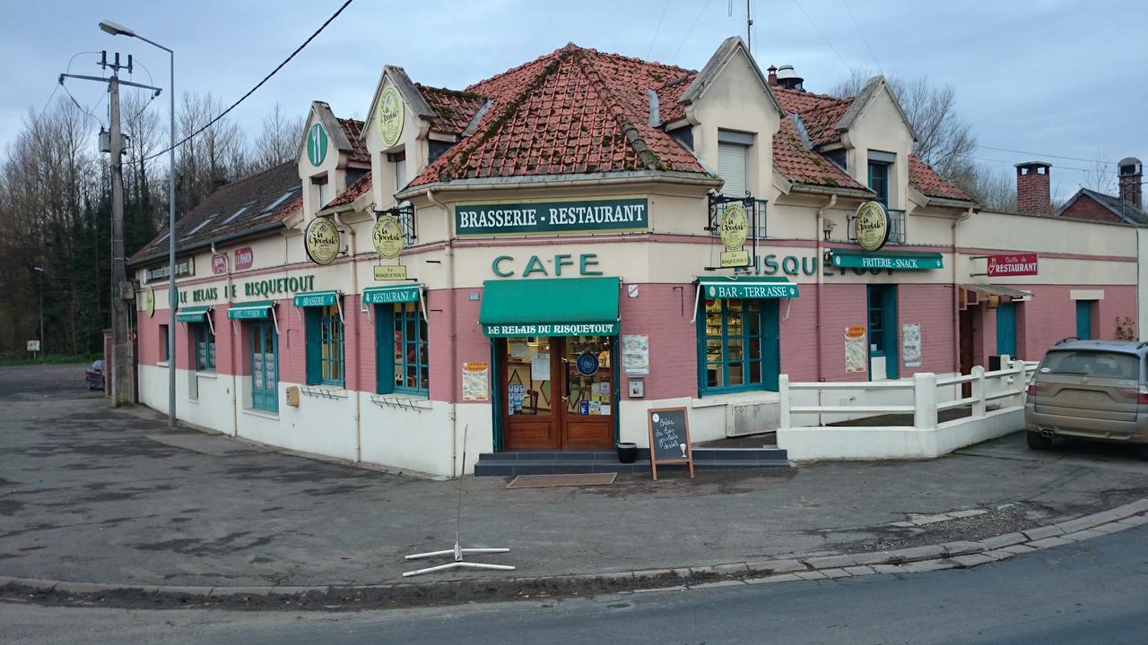Le Relais De Risquetout Hem-Hardinval Exteriör bild